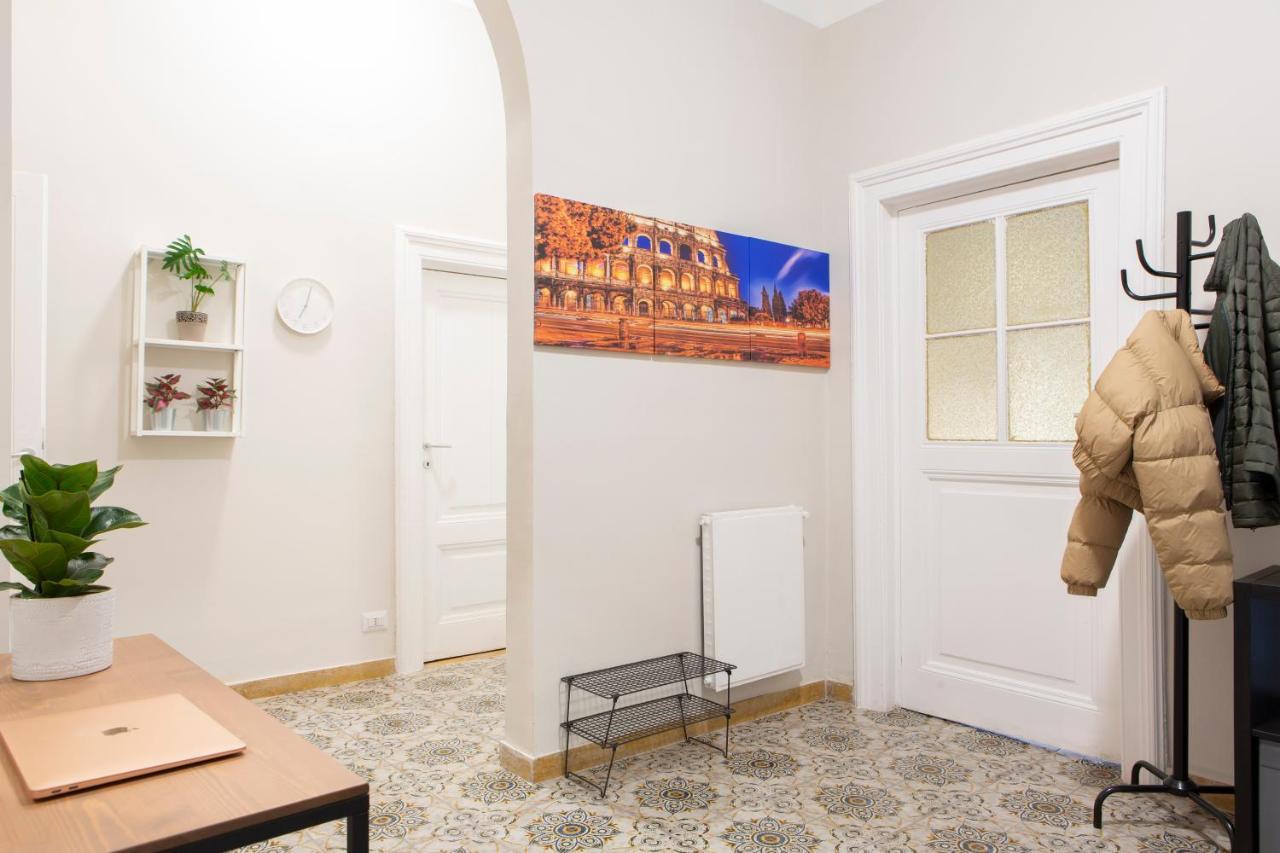 A Un Passo Dal Colosseo روما المظهر الخارجي الصورة